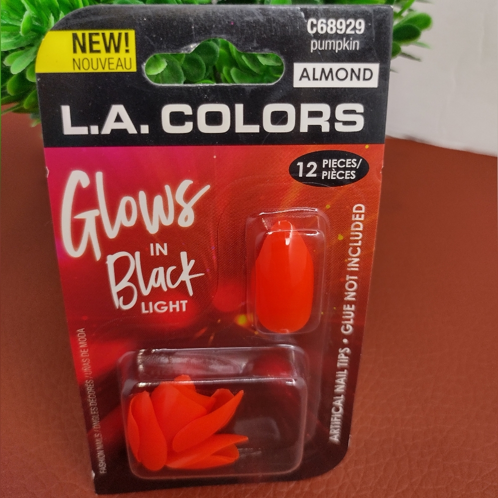 LA Colors Halloween Glow In The Dark Nails Pumpkin